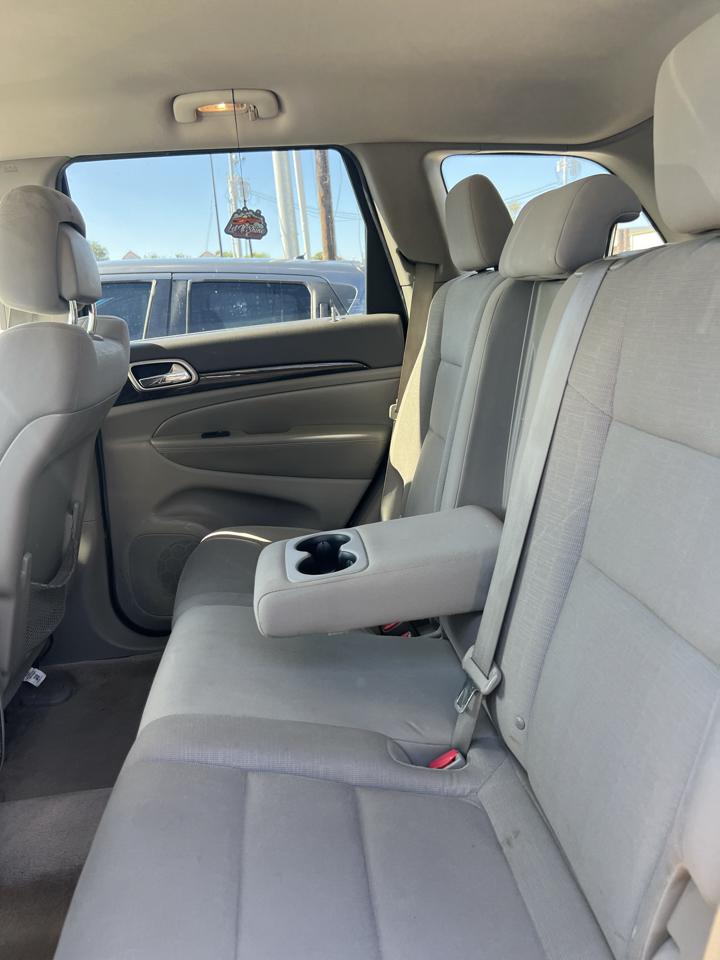 Jeep Grand Cherokee Laredo 2WD 2011
