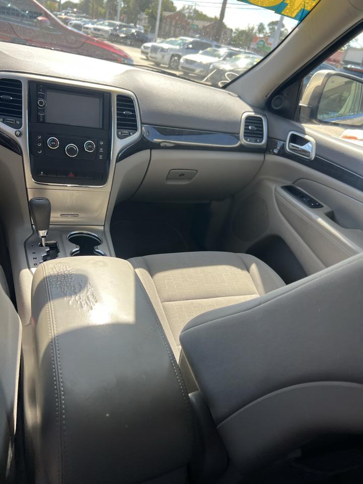 Jeep Grand Cherokee Laredo 2WD 2011