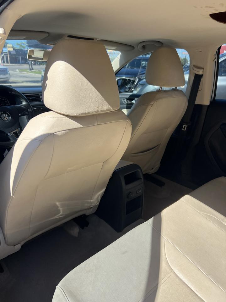 Volkswagen Jetta SE 2012