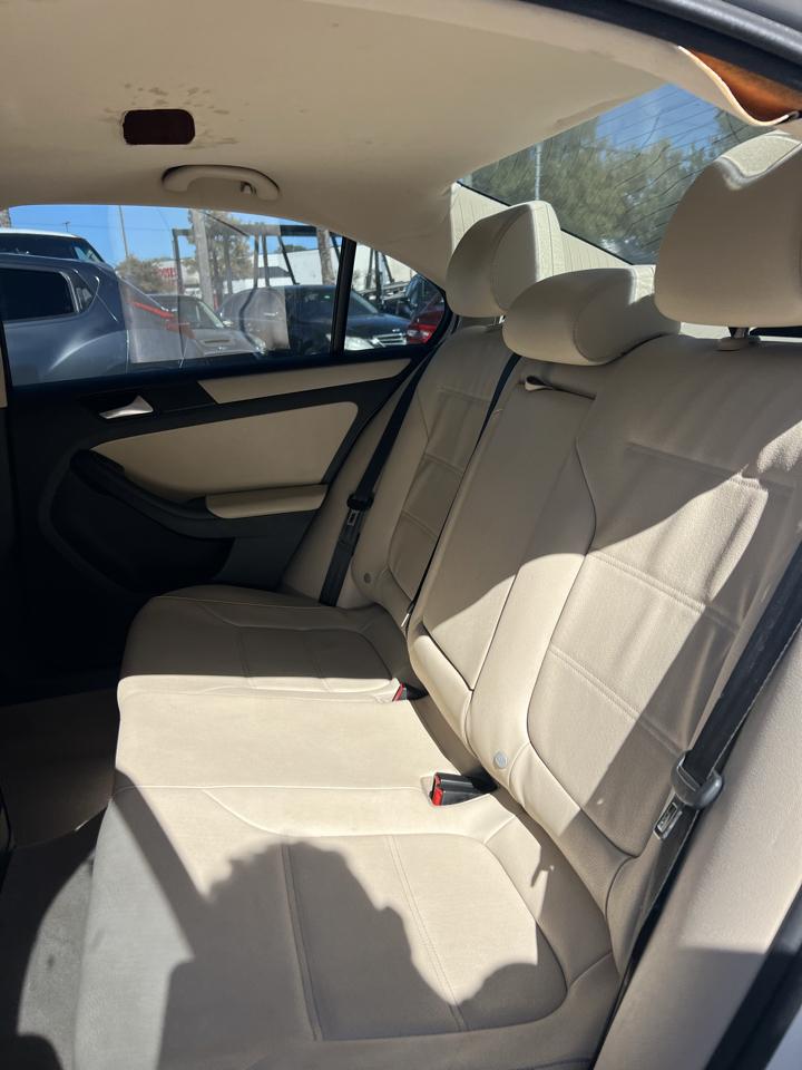 Volkswagen Jetta SE 2012