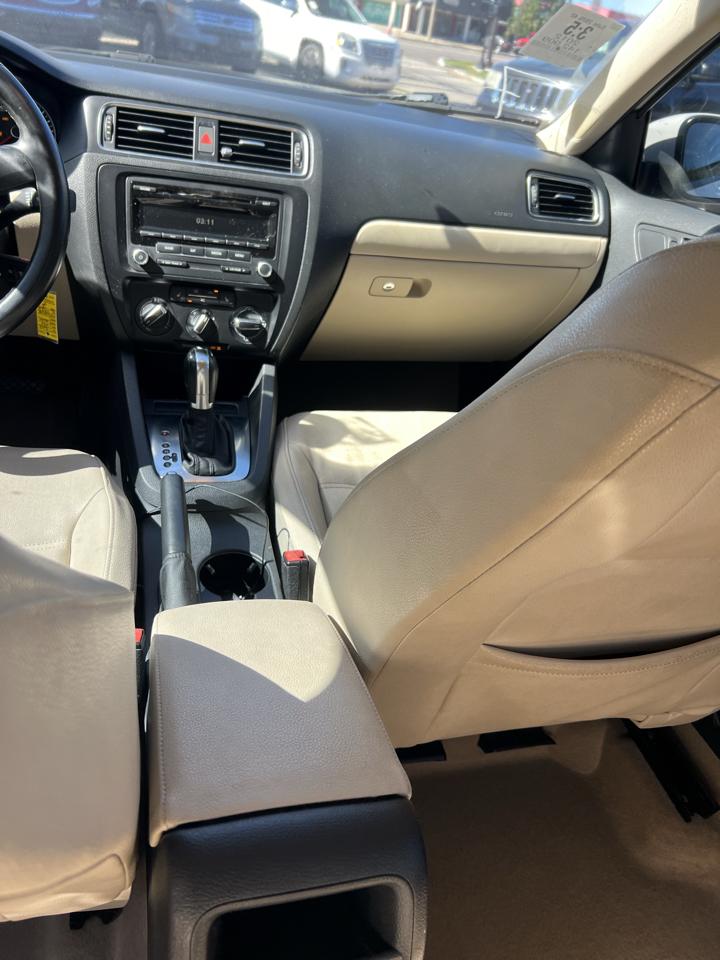 Volkswagen Jetta SE 2012