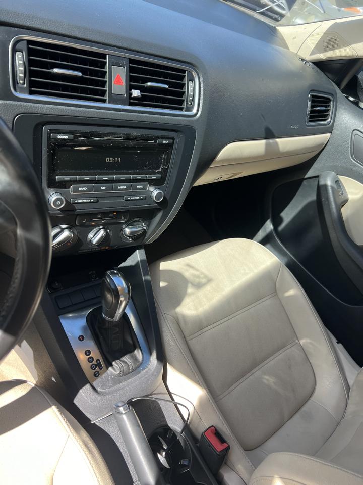 Volkswagen Jetta SE 2012