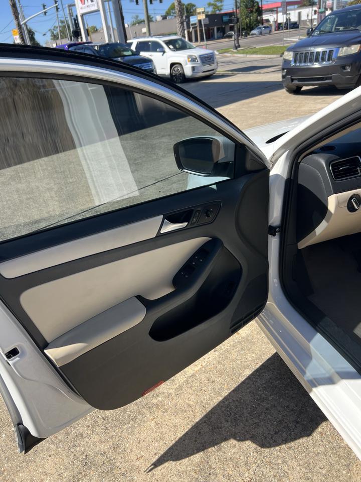 Volkswagen Jetta SE 2012