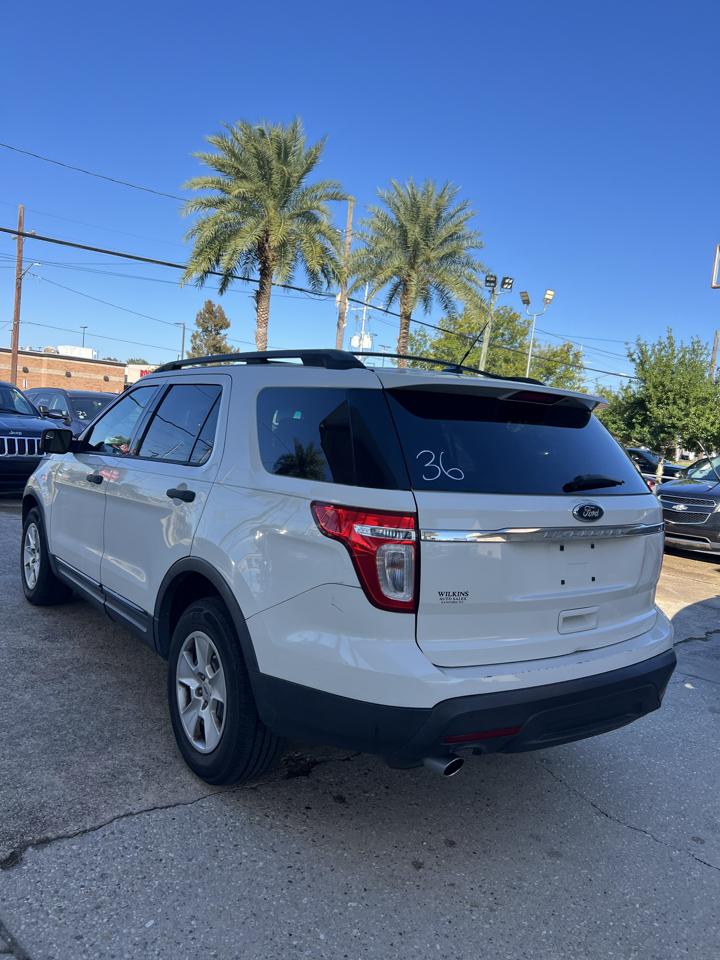 Ford Explorer Base FWD 2012
