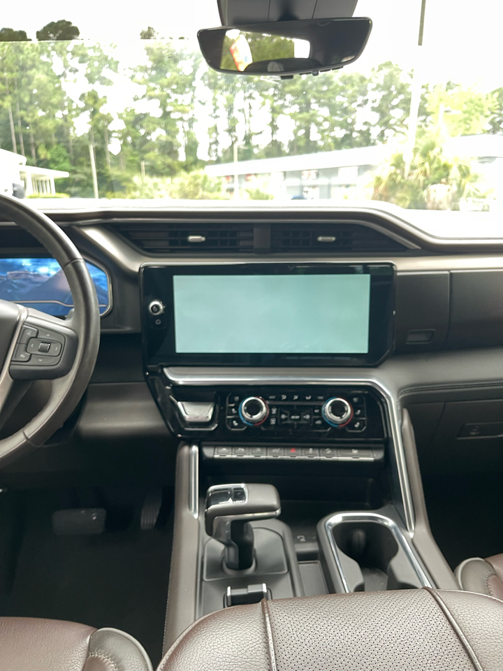 GMC Sierra 1500 Denali Crew Cab Short Box 4WD 2023 GMC Sierra 1500 Denali Crew Cab Short Box 4WD 2023