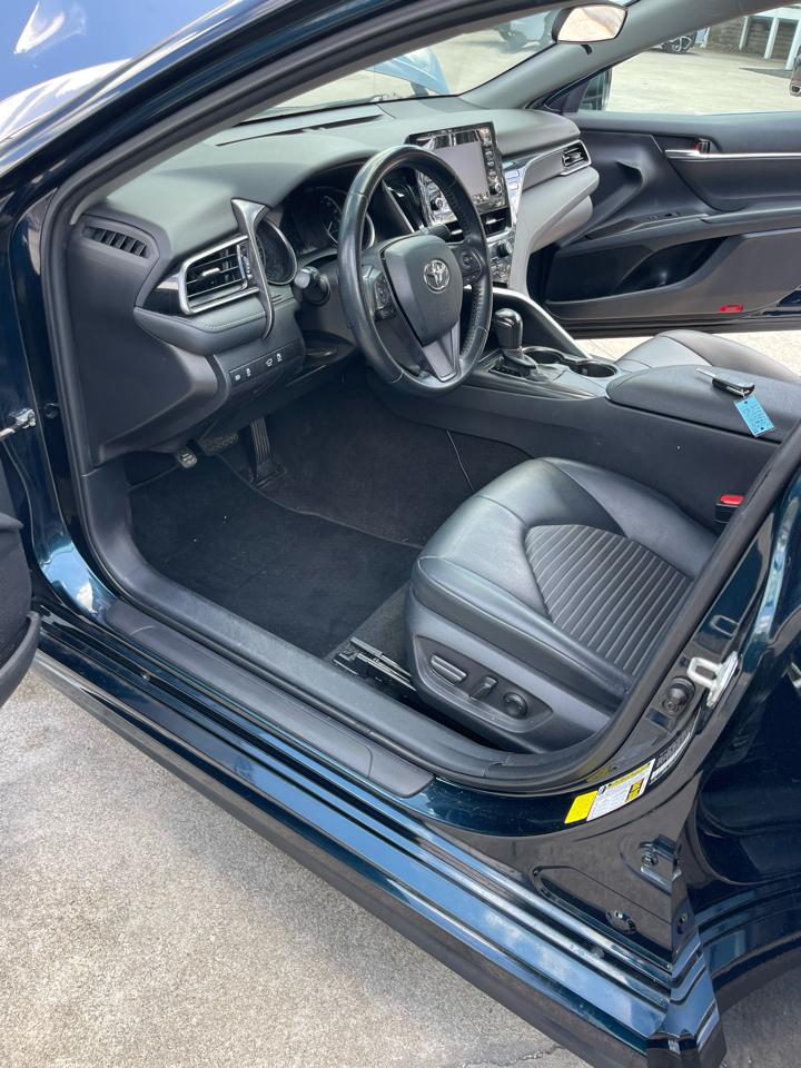 Toyota Camry SE 2021