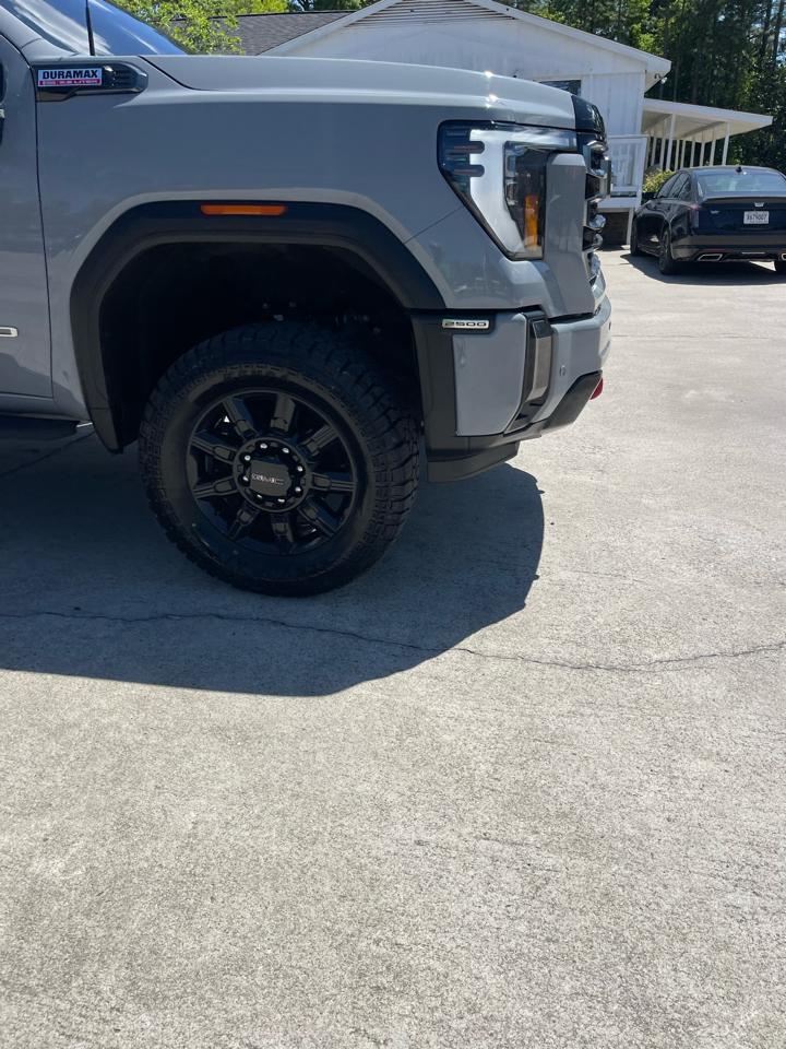 GMC Sierra 2500HD AT4 Crew Cab 4WD 2024