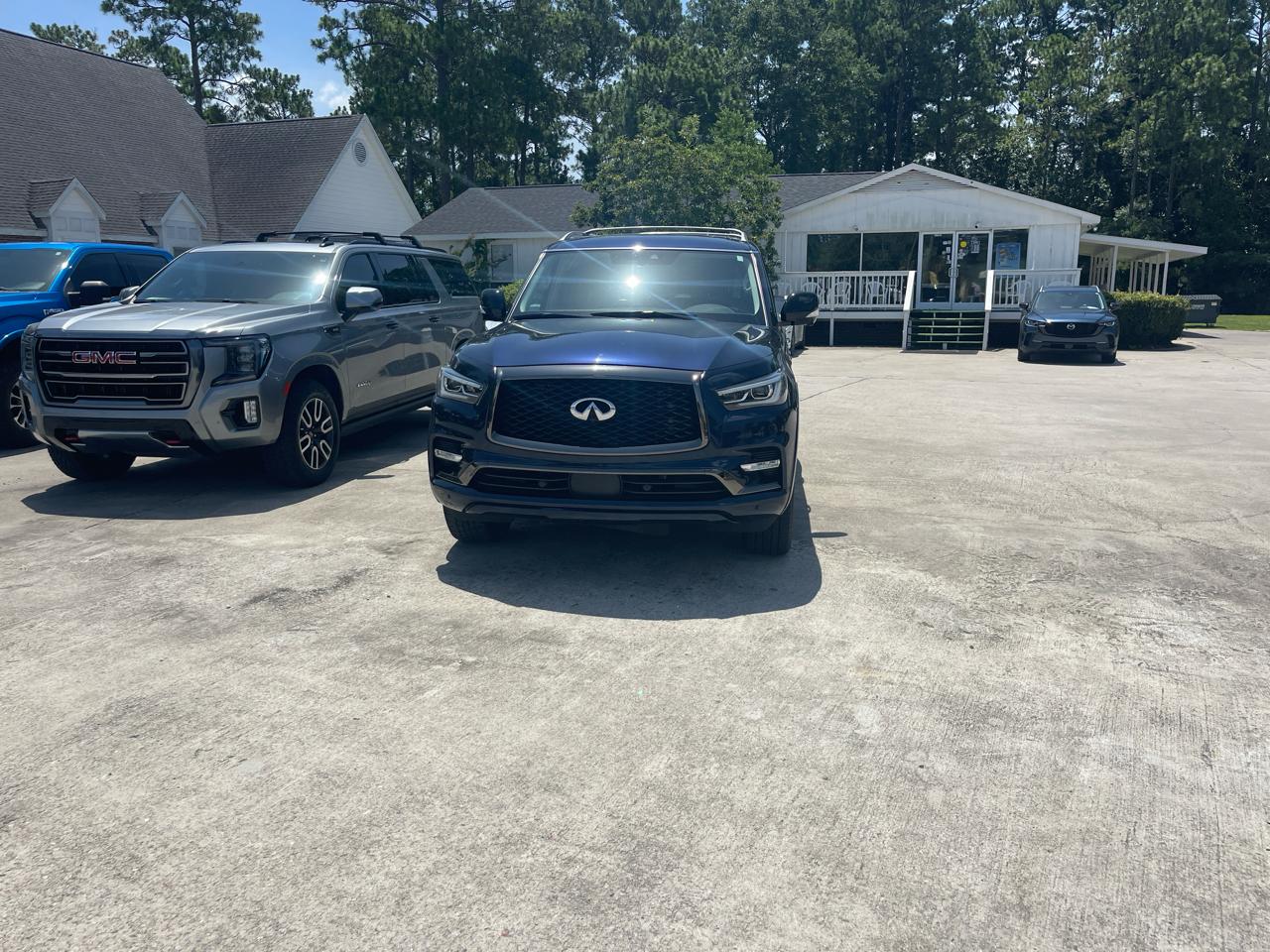 2022 Infiniti QX80 LUXE