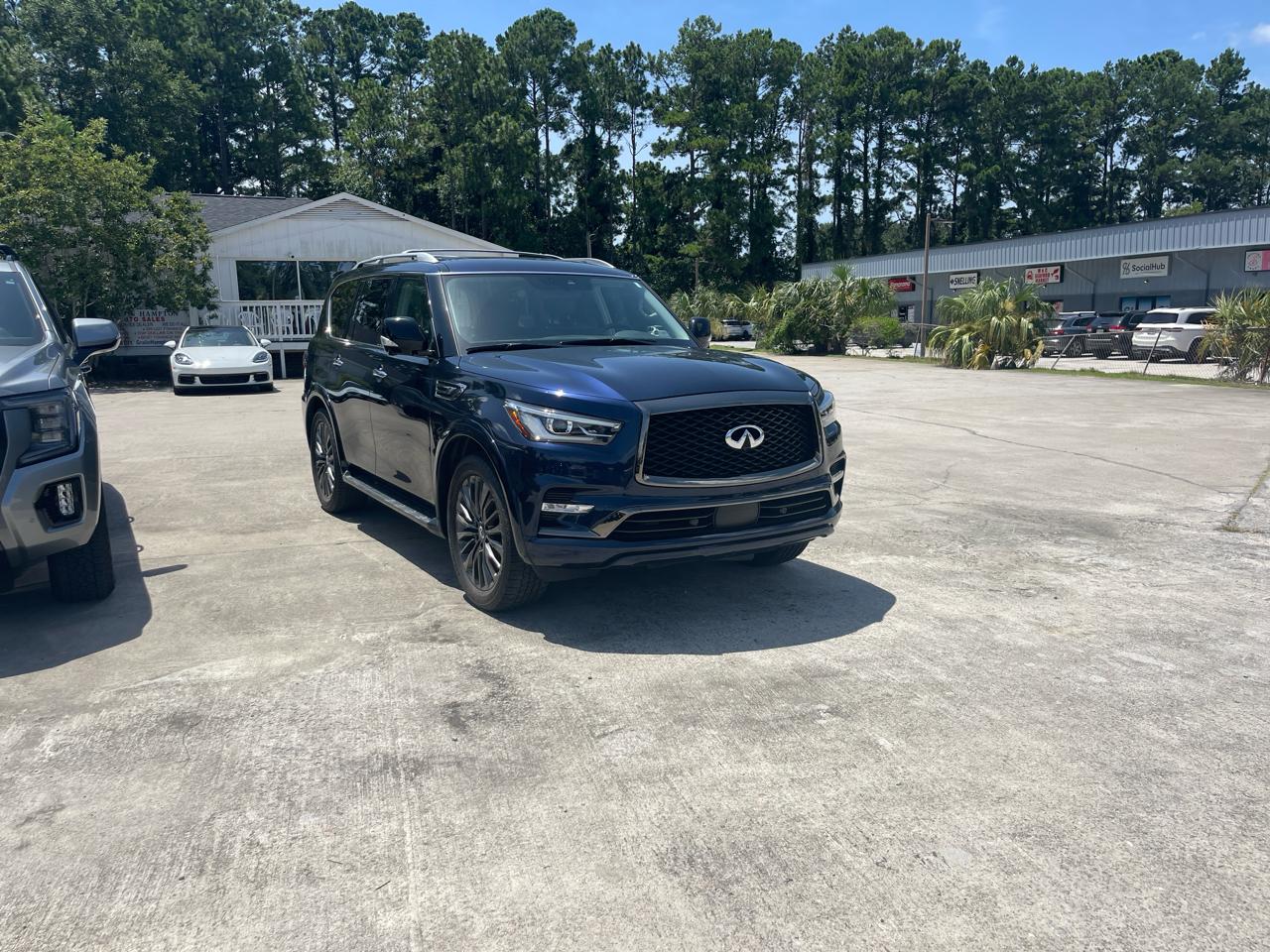 Infiniti QX80 LUXE 2022