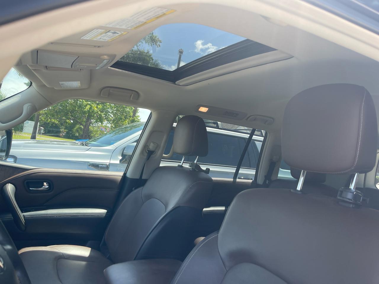 Infiniti QX80 LUXE 2022