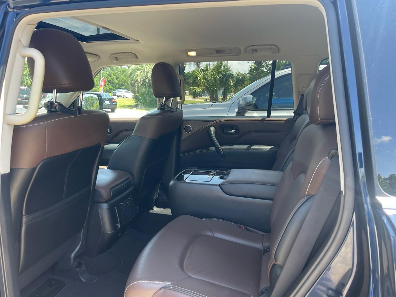 Infiniti QX80 LUXE 2022