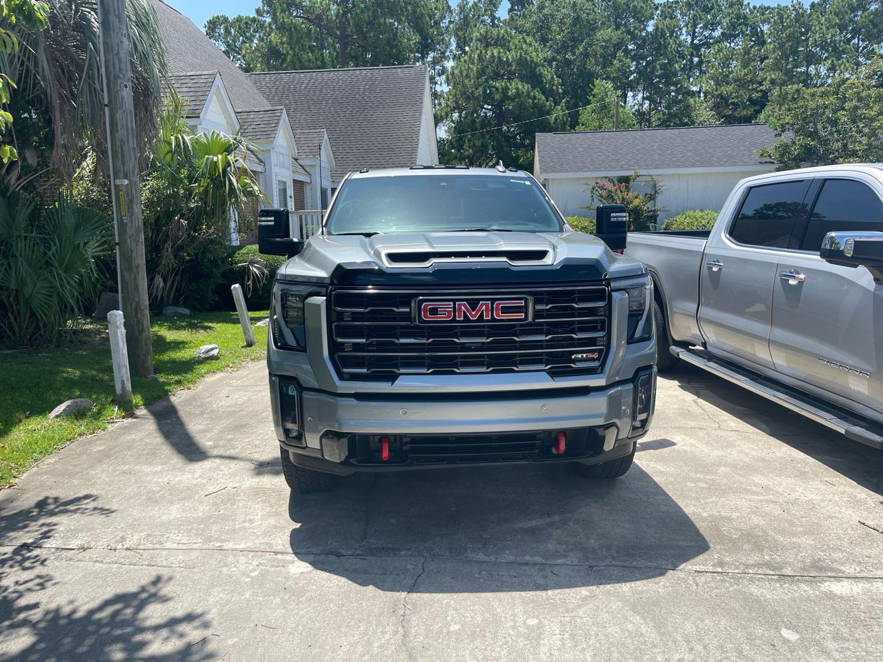GMC Sierra 2500HD AT4 Crew Cab 4WD 2024