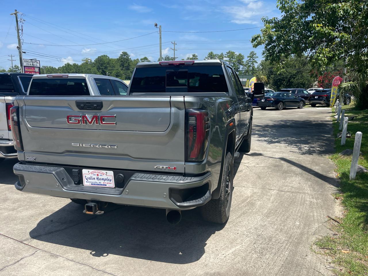 GMC Sierra 2500HD AT4 Crew Cab 4WD 2024
