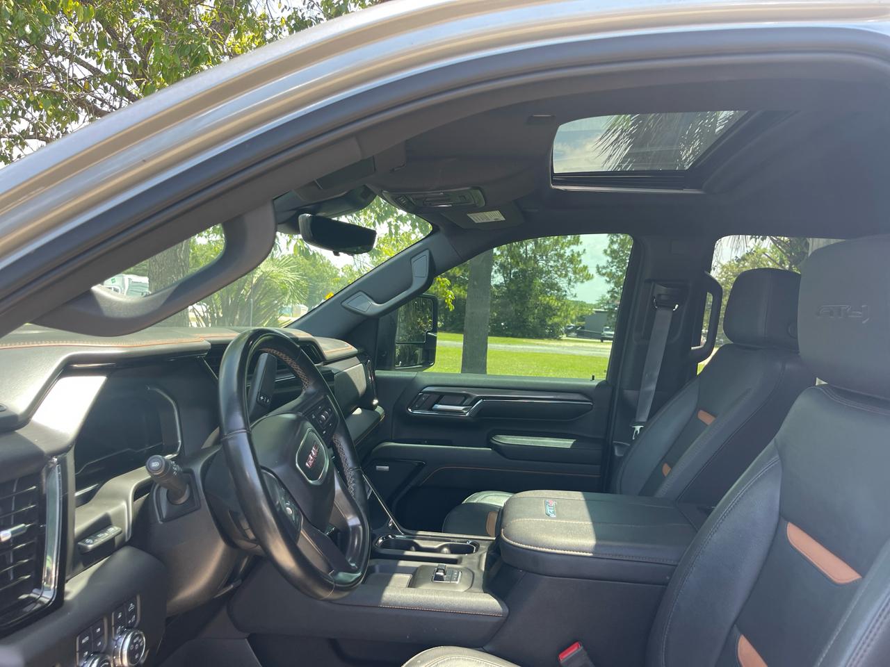 GMC Sierra 2500HD AT4 Crew Cab 4WD 2024