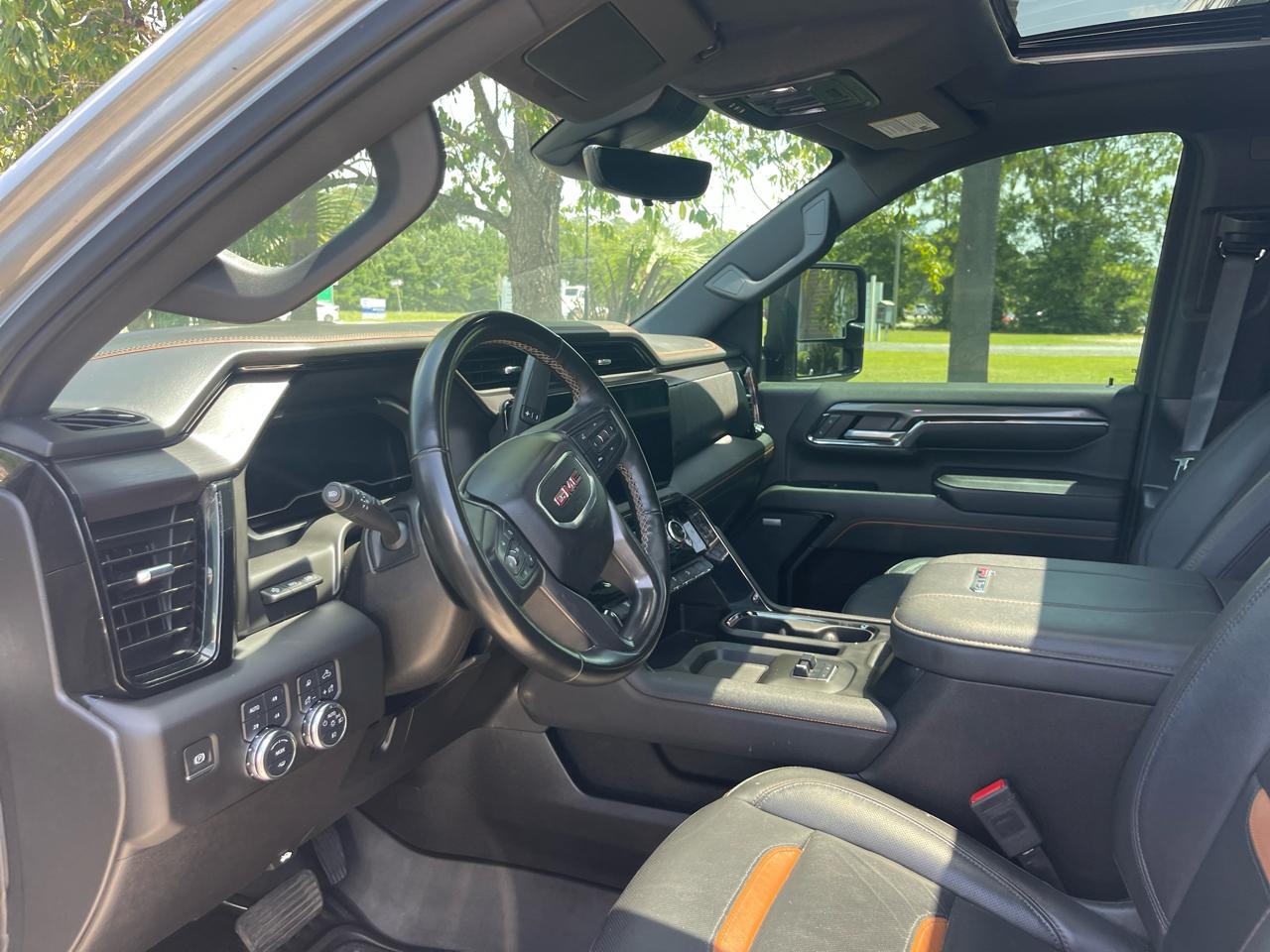 GMC Sierra 2500HD AT4 Crew Cab 4WD 2024