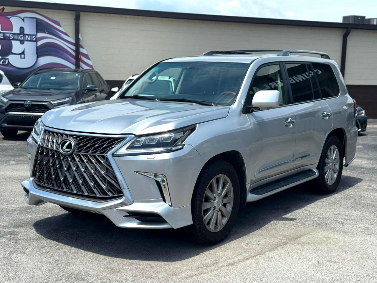 Lexus LX 570 Sport Utility 2010 Lexus LX 570 Sport Utility 2010