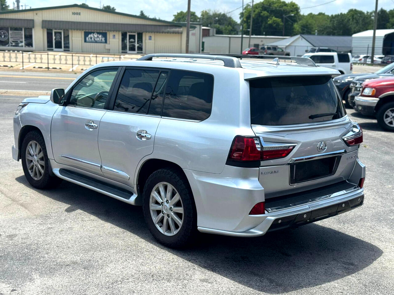 Lexus LX 570 Sport Utility 2010 Lexus LX 570 Sport Utility 2010