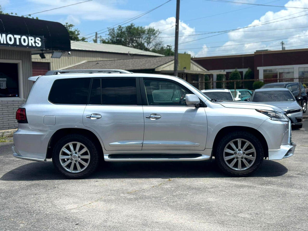 Lexus LX 570 Sport Utility 2010 Lexus LX 570 Sport Utility 2010