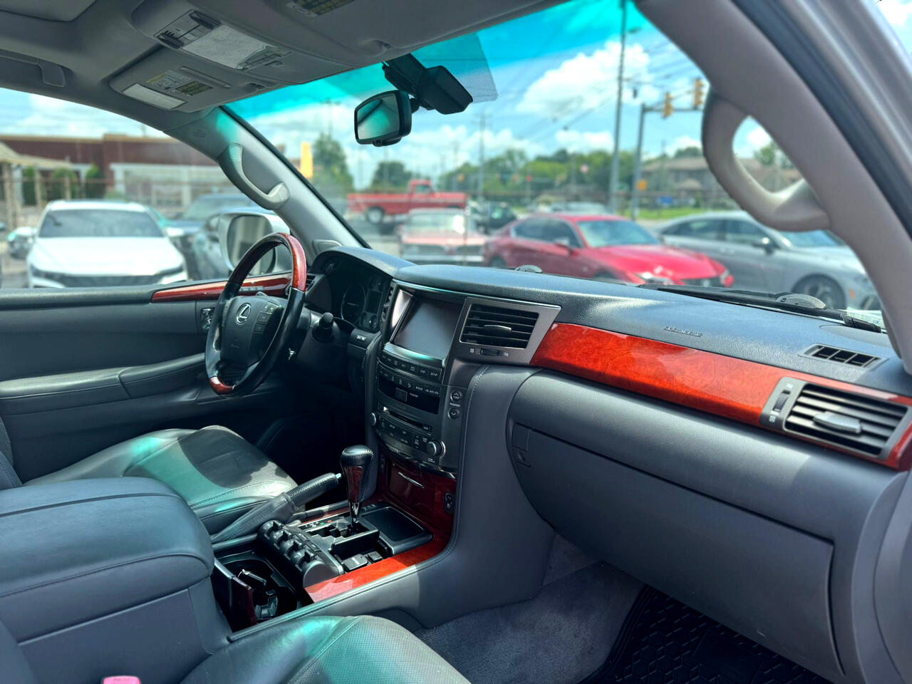 Lexus LX 570 Sport Utility 2010 Lexus LX 570 Sport Utility 2010