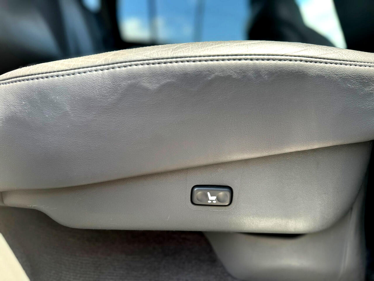 Lexus LX 570 Sport Utility 2010 Lexus LX 570 Sport Utility 2010