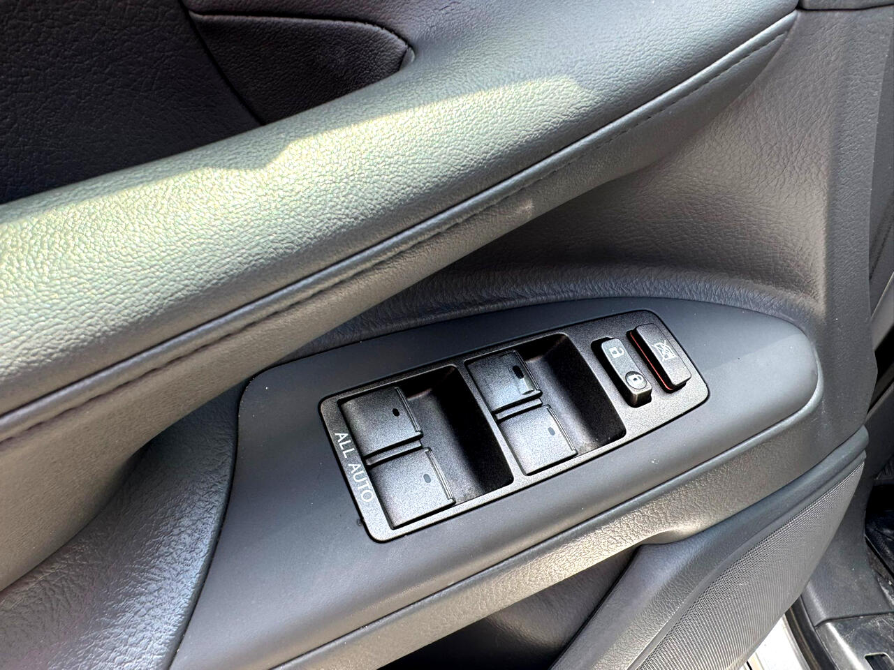 Lexus LX 570 Sport Utility 2010 Lexus LX 570 Sport Utility 2010