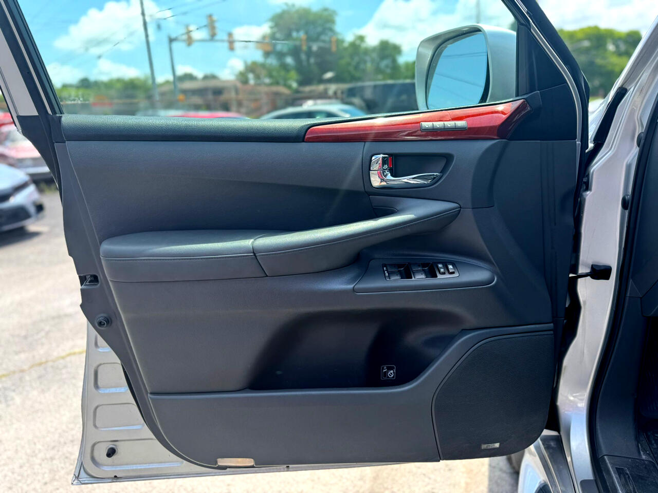 Lexus LX 570 Sport Utility 2010 Lexus LX 570 Sport Utility 2010