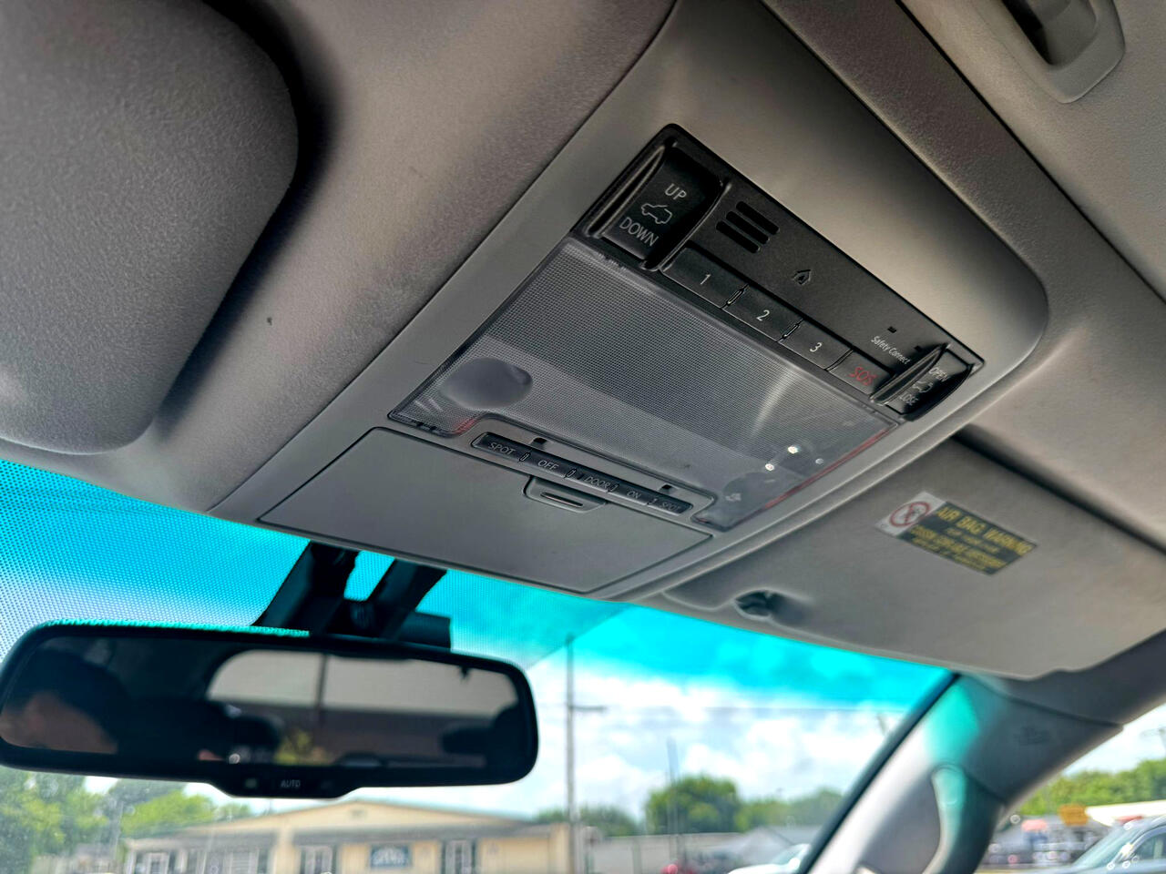 Lexus LX 570 Sport Utility 2010 Lexus LX 570 Sport Utility 2010