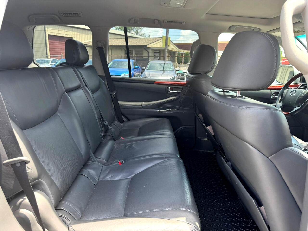 Lexus LX 570 Sport Utility 2010 Lexus LX 570 Sport Utility 2010