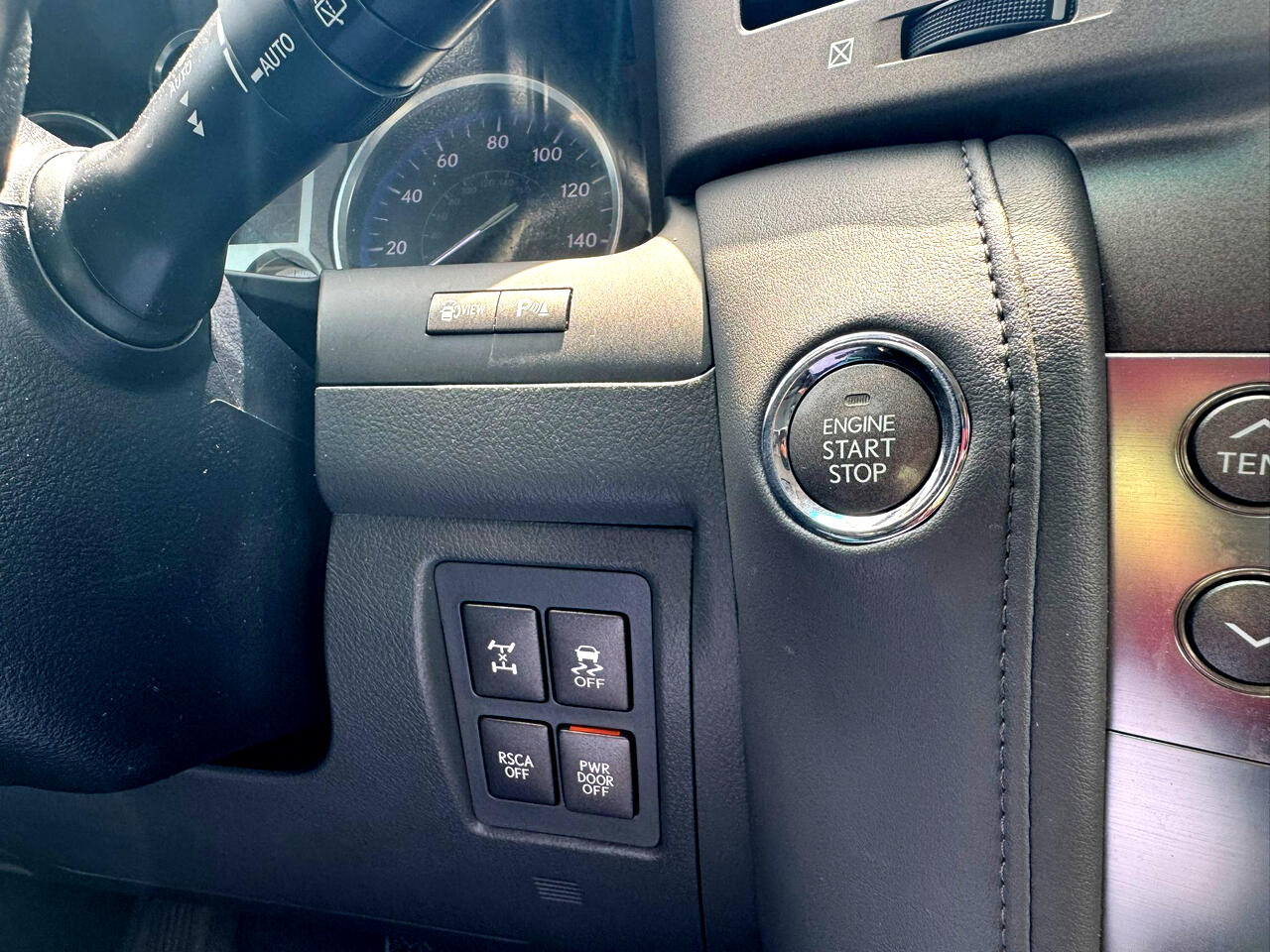 Lexus LX 570 Sport Utility 2010 Lexus LX 570 Sport Utility 2010