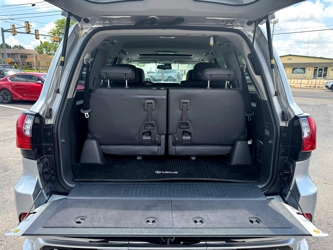 Lexus LX 570 Sport Utility 2010 Lexus LX 570 Sport Utility 2010