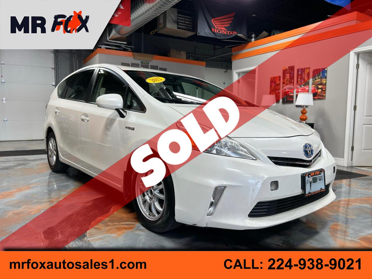 2012 Toyota Prius v Five's photo