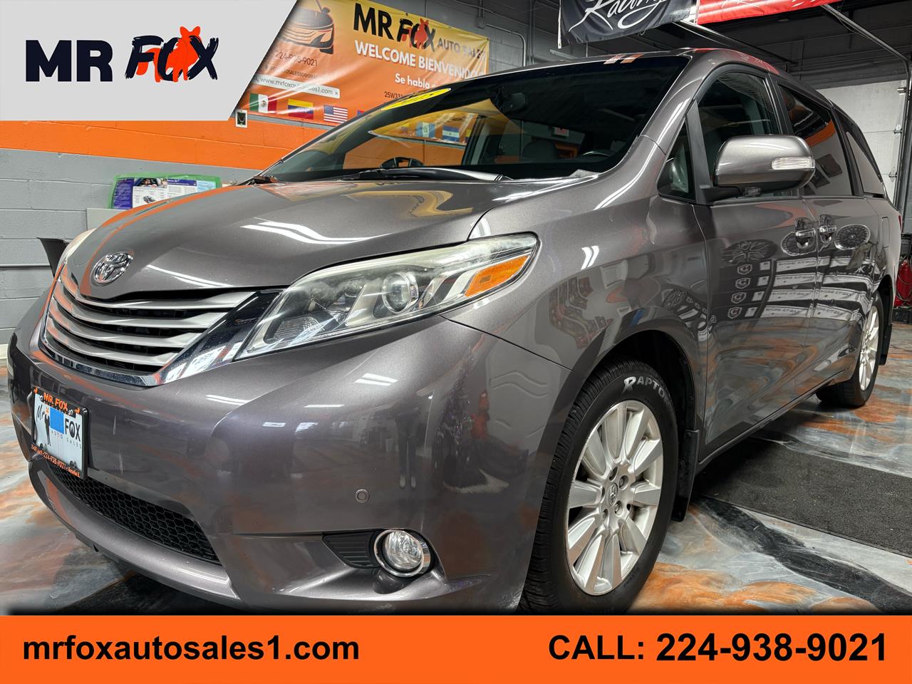 2015 Toyota Sienna Limited's photo