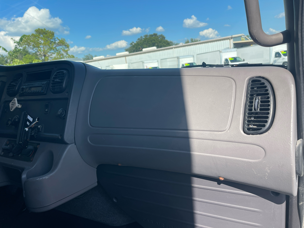 Freightliner M2-106  2017