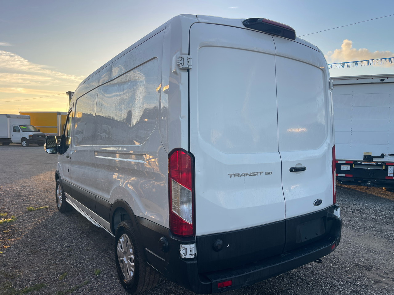 Ford Transit 150 Van Med. Roof w/Sliding Pass. 148-in. WB 2019