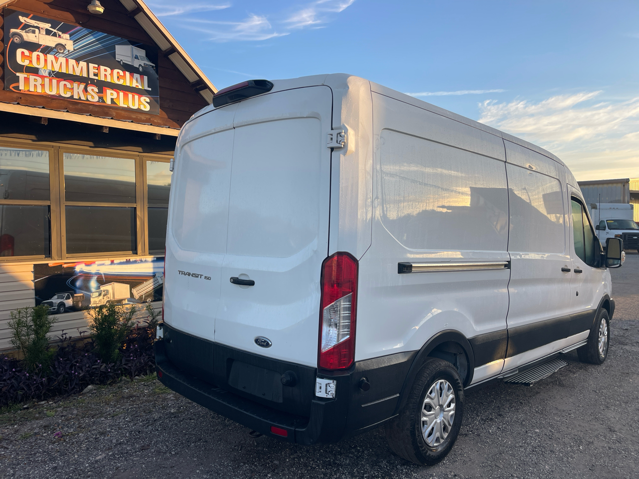 Ford Transit 150 Van Med. Roof w/Sliding Pass. 148-in. WB 2019