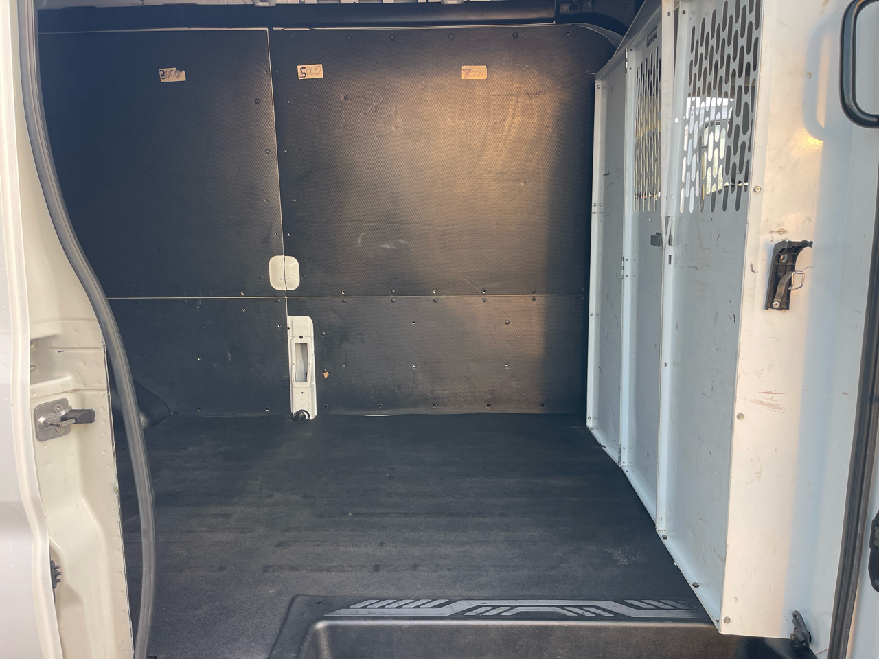 Ford Transit 150 Van Med. Roof w/Sliding Pass. 148-in. WB 2019