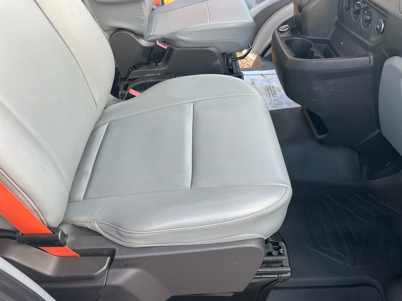 Ford Transit 150 Van Med. Roof w/Sliding Pass. 148-in. WB 2019