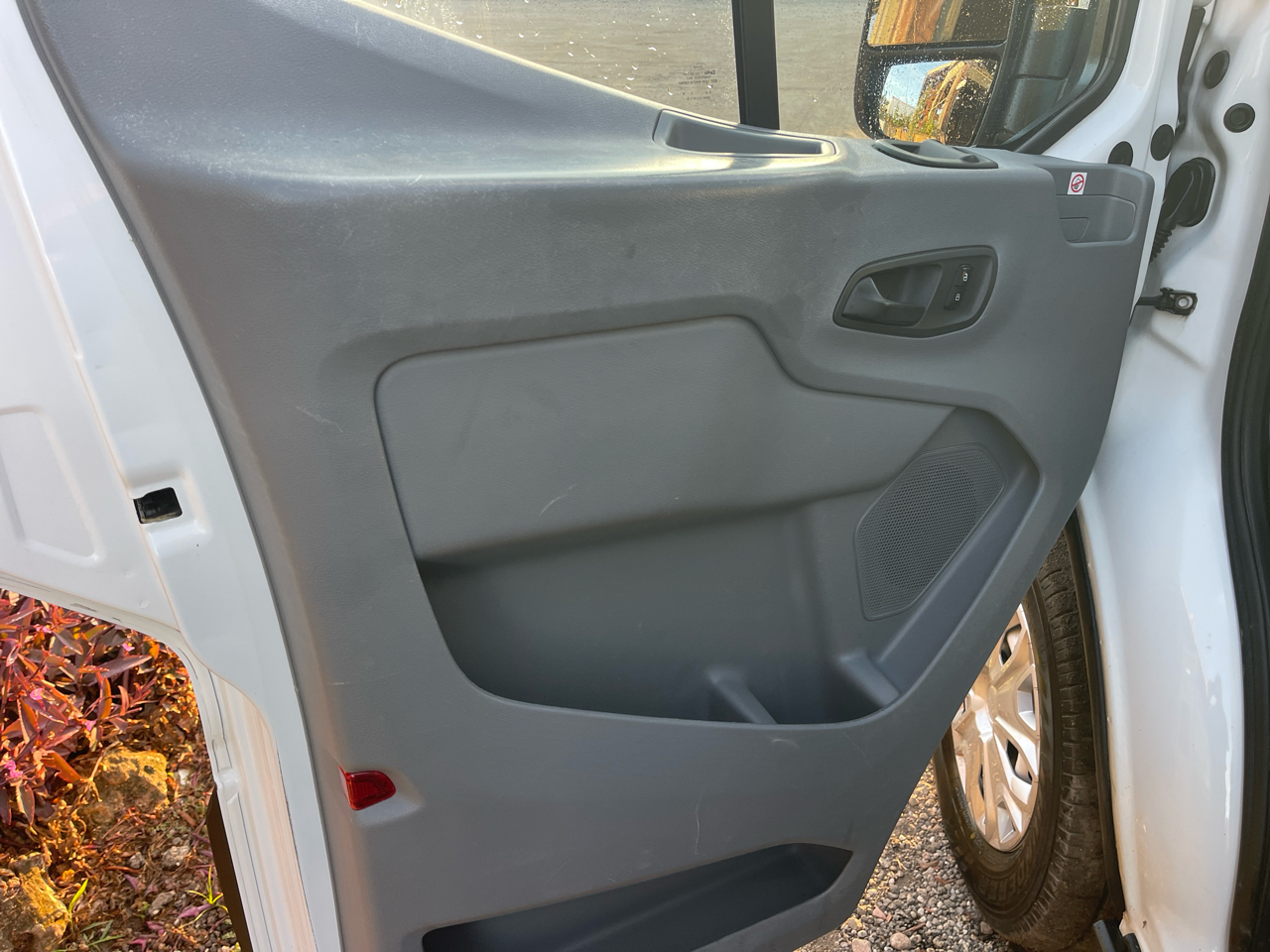 Ford Transit 150 Van Med. Roof w/Sliding Pass. 148-in. WB 2019