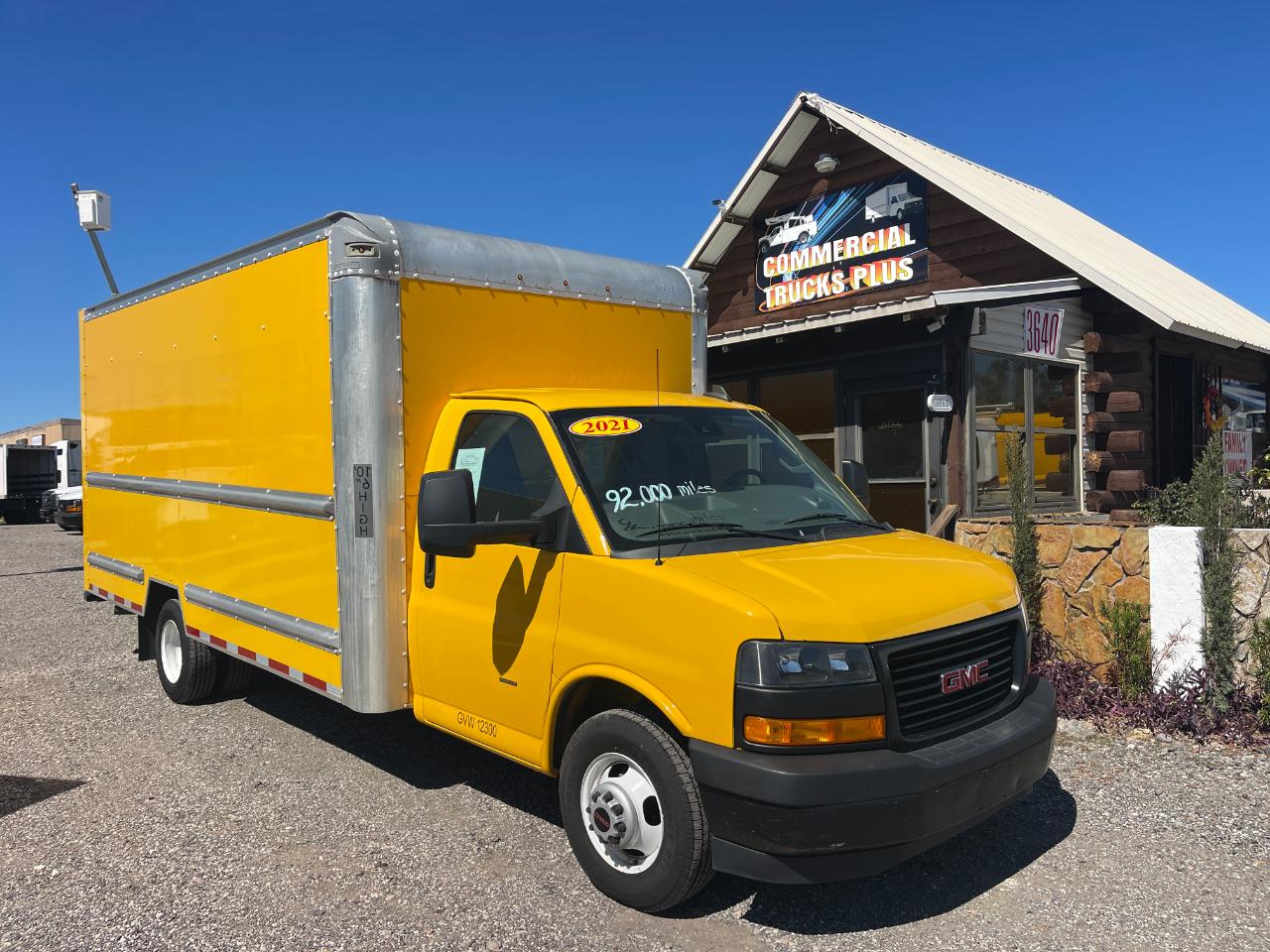 2021 GMC Savana Commercial Cutaway 3500 Van 177"