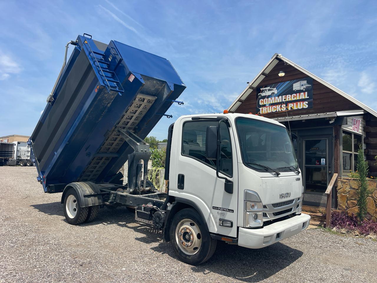 2023 Isuzu NPR-HD's photo