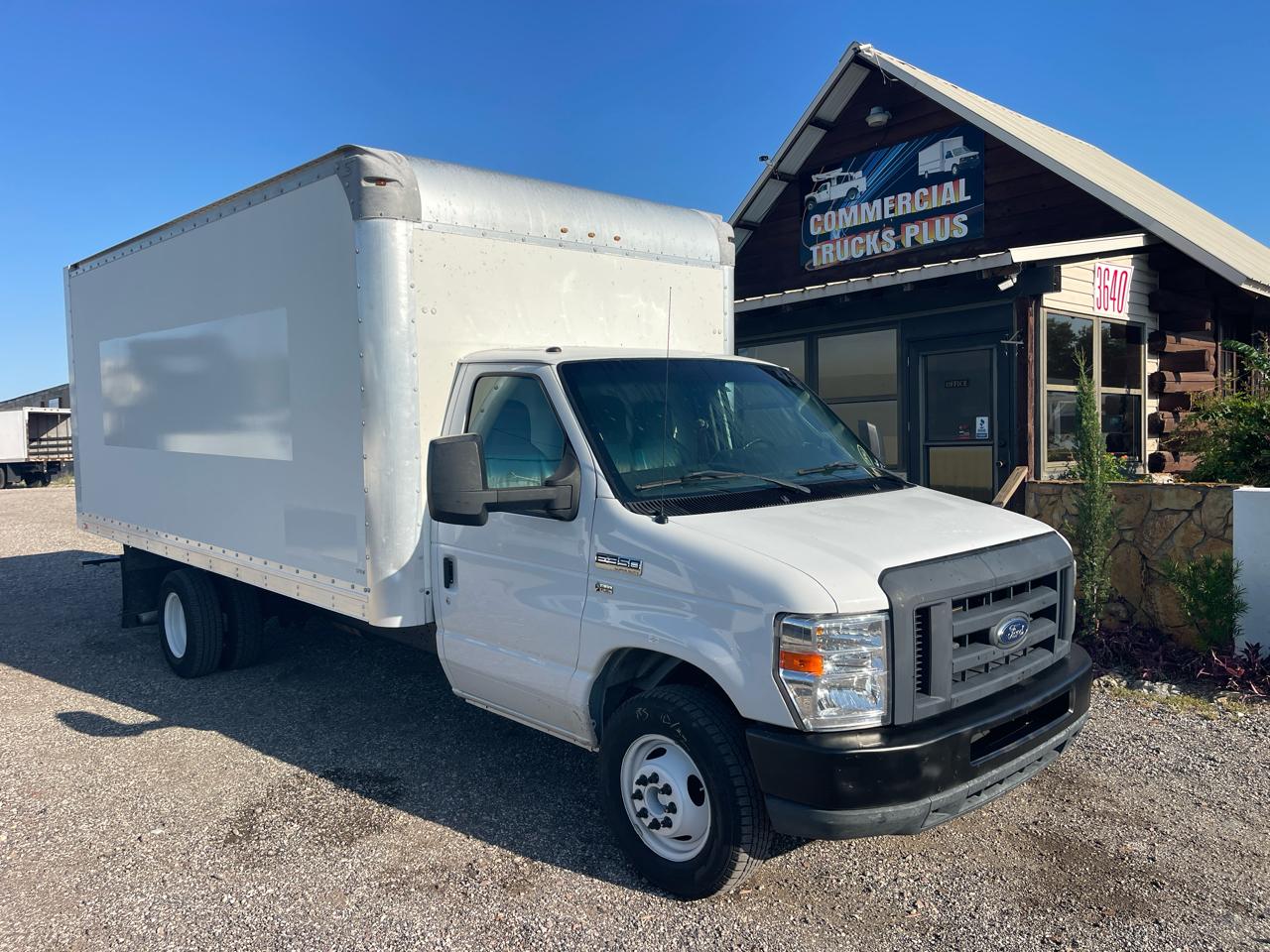2019 Ford E-Series's photo