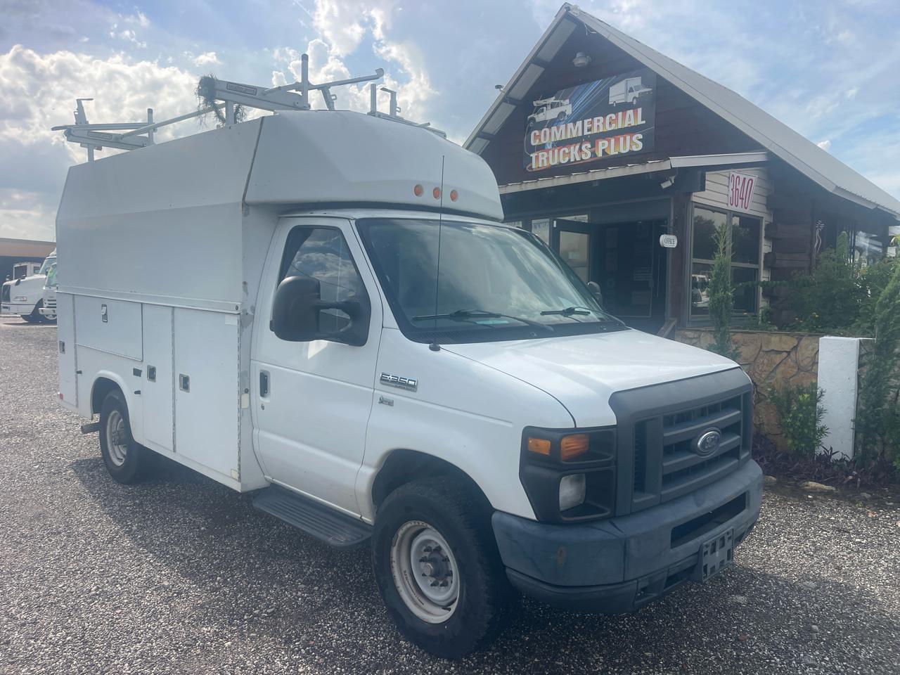 2013 Ford E-Series's photo