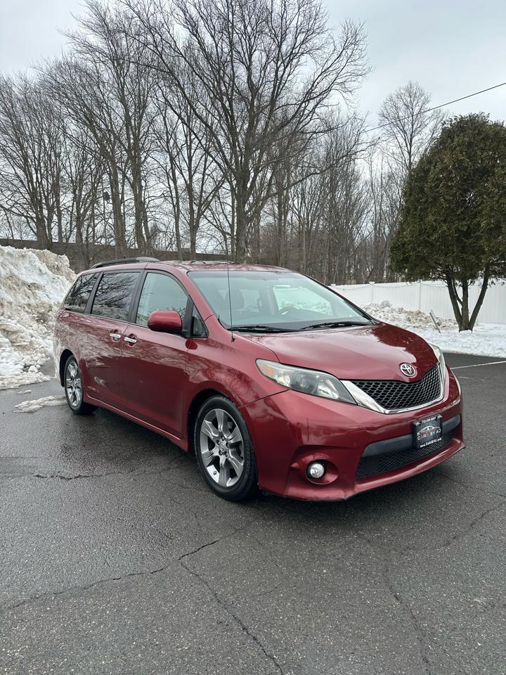2014 Toyota Sienna FWD 7-Passenger V6