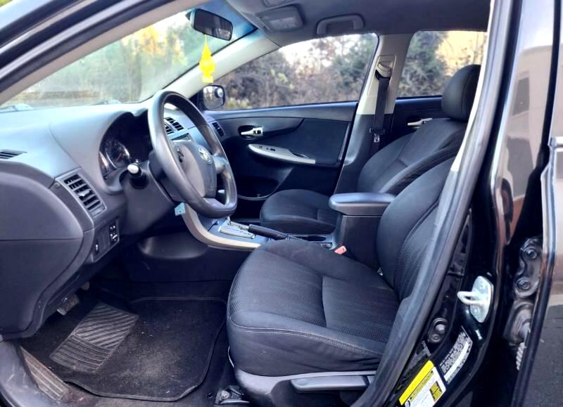 Toyota Corolla L 4D Sedan 2012