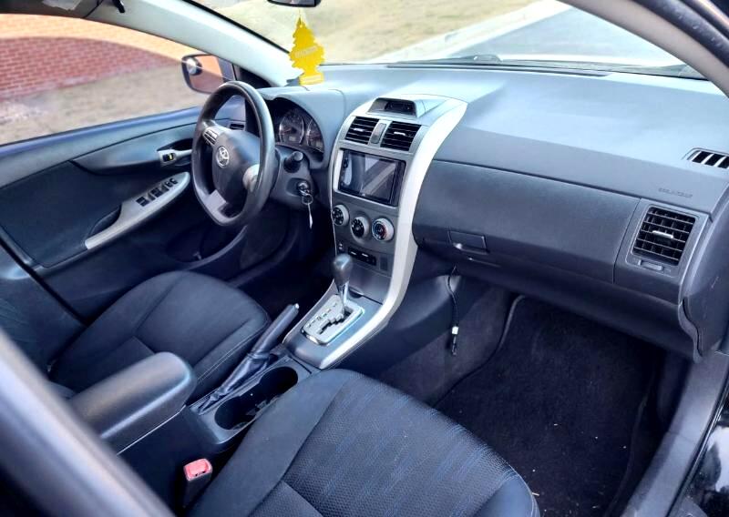 Toyota Corolla L 4D Sedan 2012