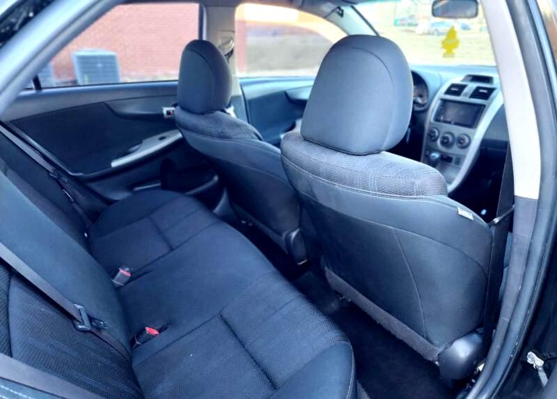 Toyota Corolla L 4D Sedan 2012