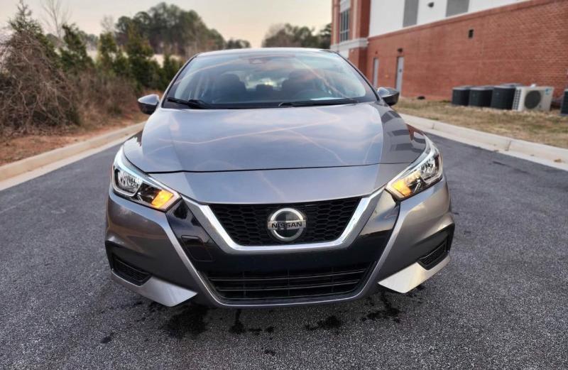Nissan Versa SV 2022