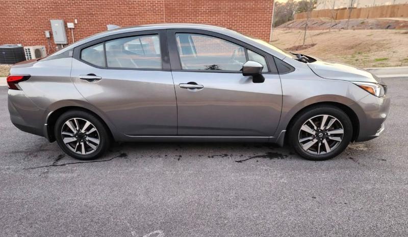 Nissan Versa SV 2022