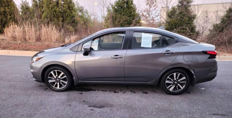 Nissan Versa SV 2022