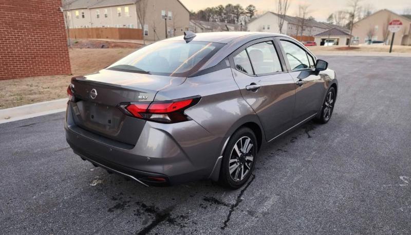 Nissan Versa SV 2022